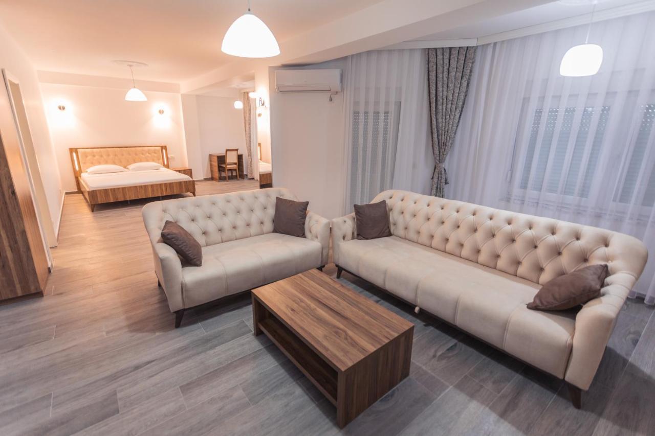 City Hotel Ferizaj Exteriör bild