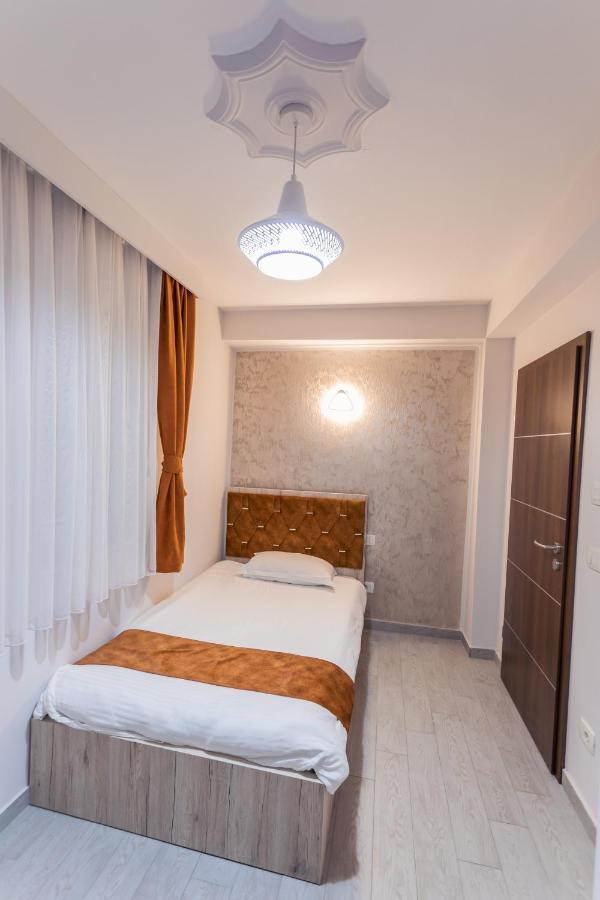 City Hotel Ferizaj Exteriör bild