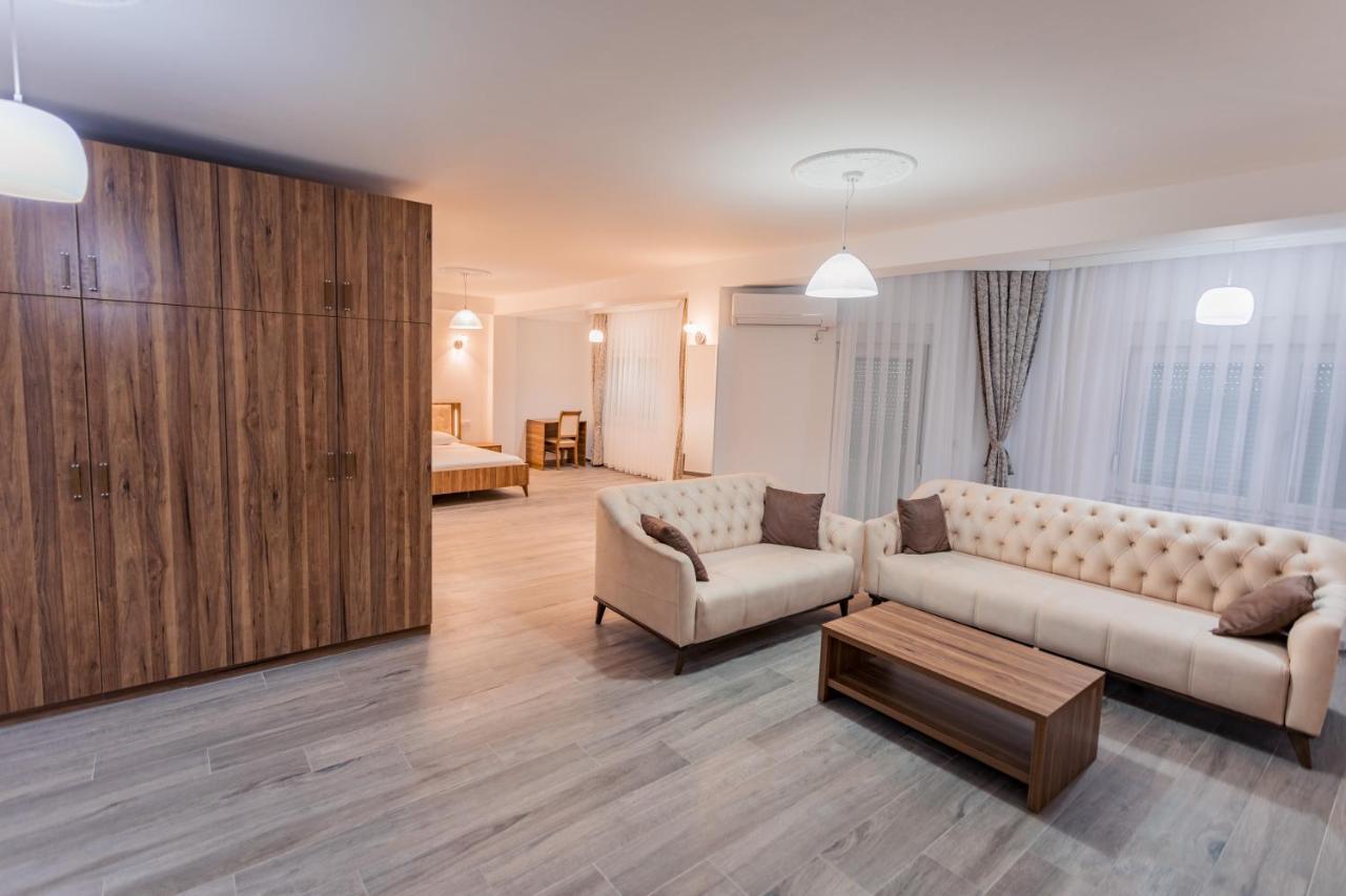City Hotel Ferizaj Exteriör bild